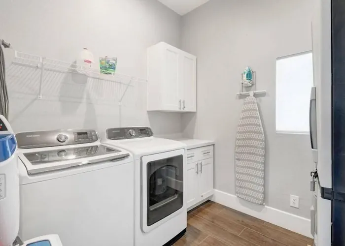 New Remodel In Old Town W Heated Pool Scottsdale