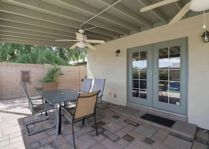 New Remodel In Old Town W Heated Pool Holiday home Scottsdale