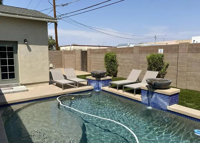 New Remodel In Old Town W Heated Pool *