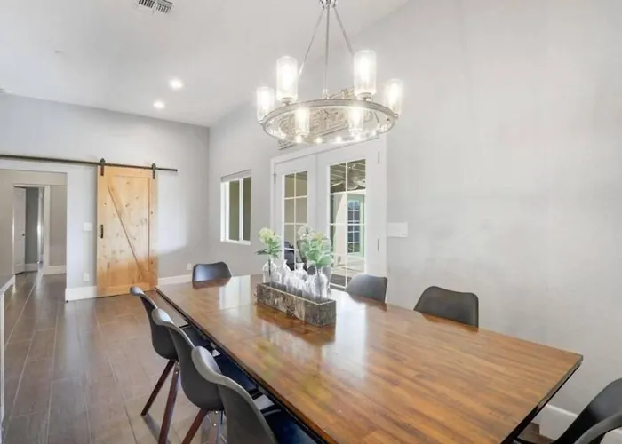 New Remodel In Old Town W Heated Pool Scottsdale