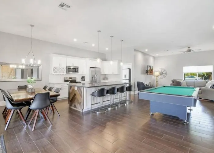 New Remodel In Old Town W Heated Pool Scottsdale