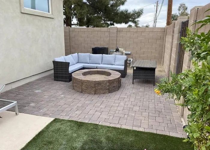 New Remodel In Old Town W Heated Pool Holiday home Scottsdale